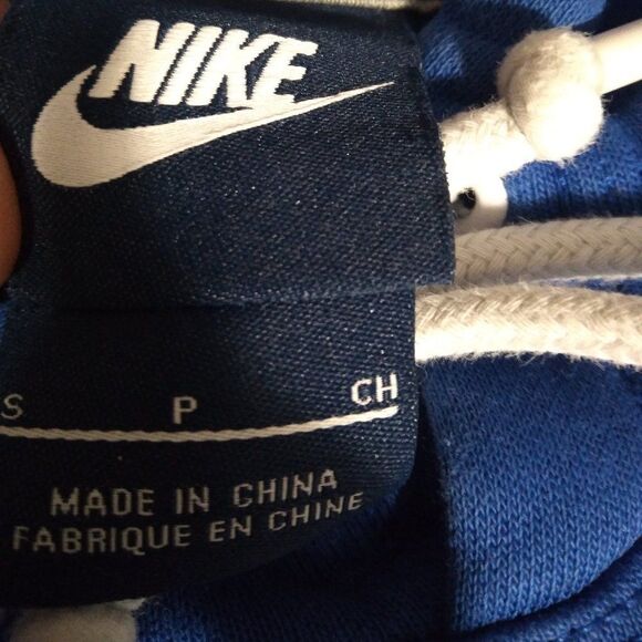 Nike Swoosh Logo Embroidered Hoodie Sweatshirt - Picture 5 of 10